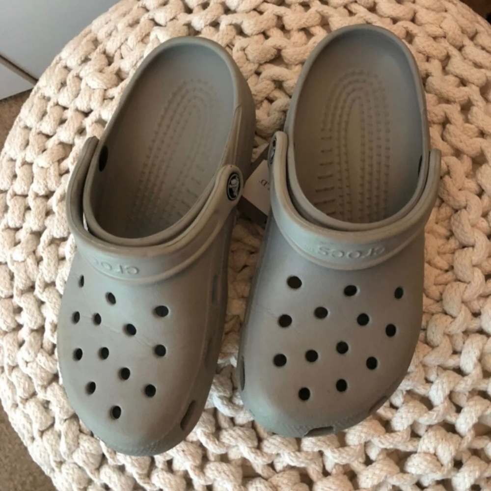 Used Woman crocs size 8/9